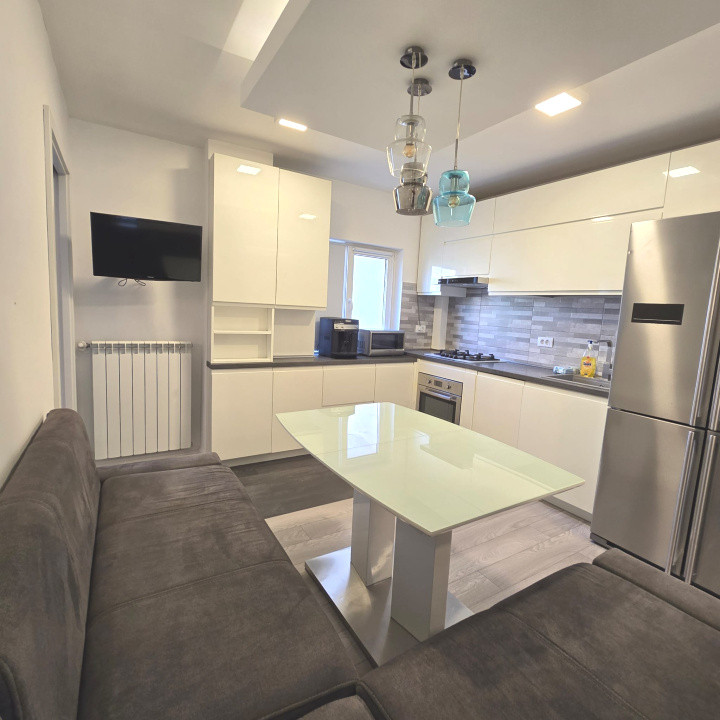 Apartament 3 camere, 1 mai, etaj 1, 78mp.