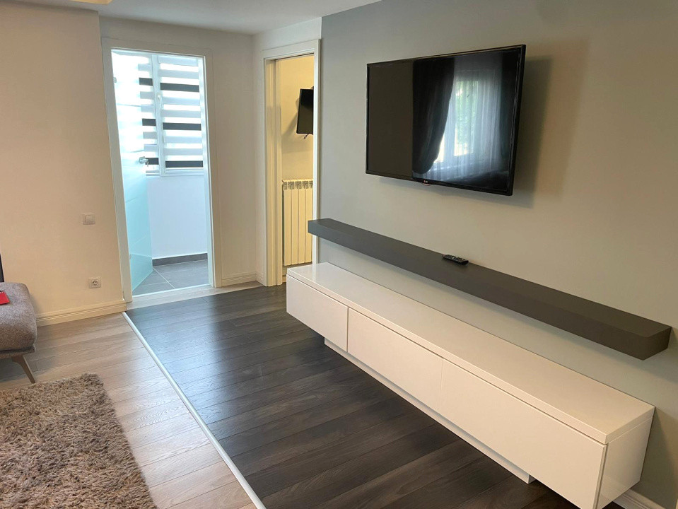 Apartament 3 camere, 1 mai, etaj 1, 78mp.