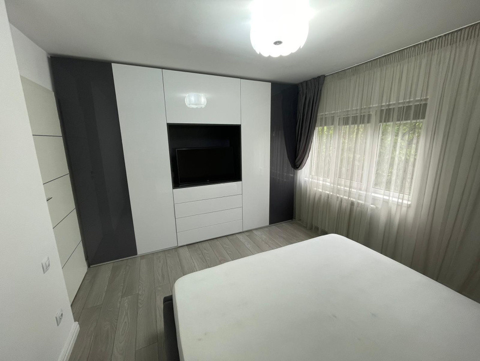 Apartament 3 camere, 1 mai, etaj 1, 78mp.