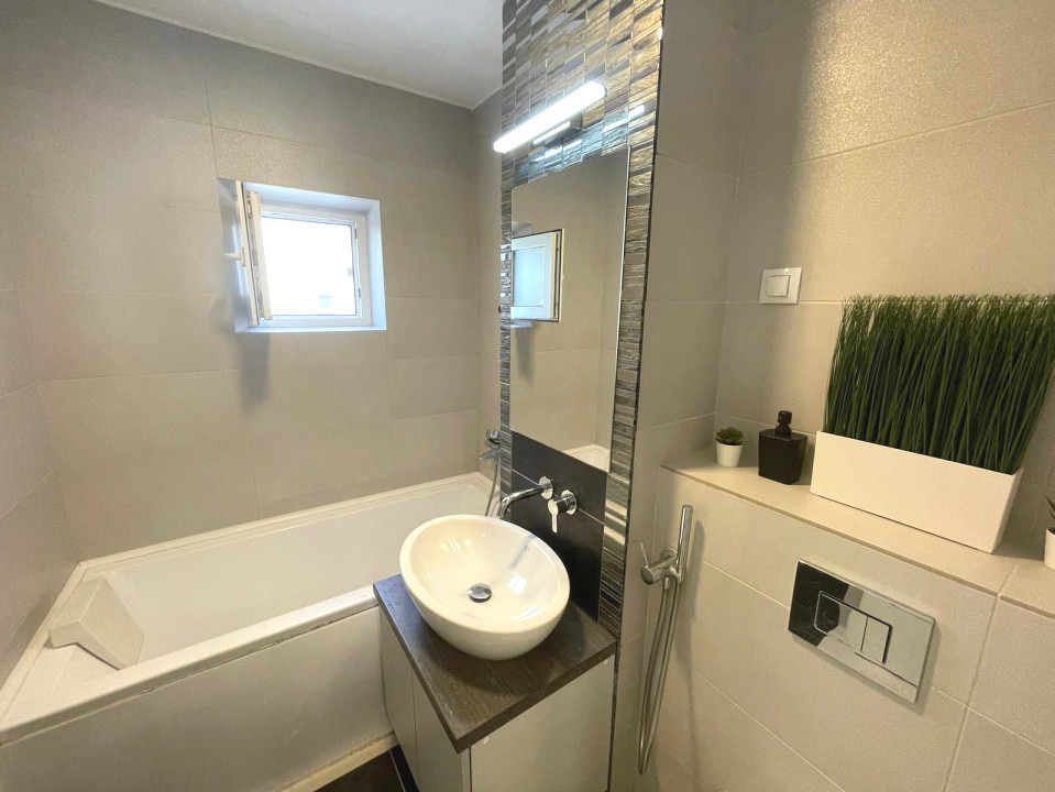 Apartament 3 camere, 1 mai, etaj 1, 78mp.