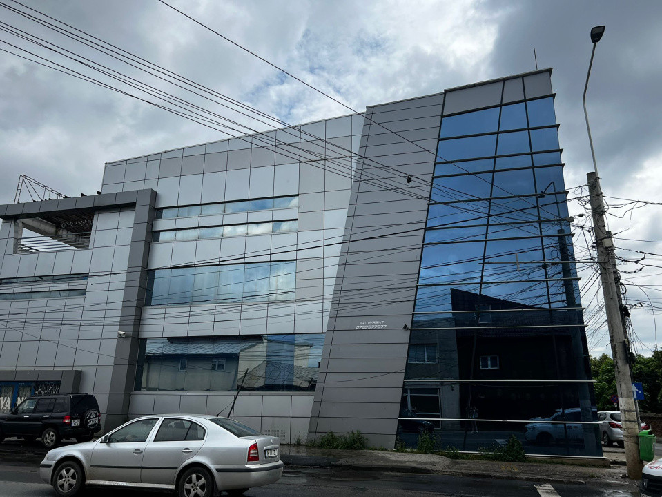 Cladire de Birouri de Vanzare – 1.500.000 EUR – Contract de inchiriere pe 10 Ani