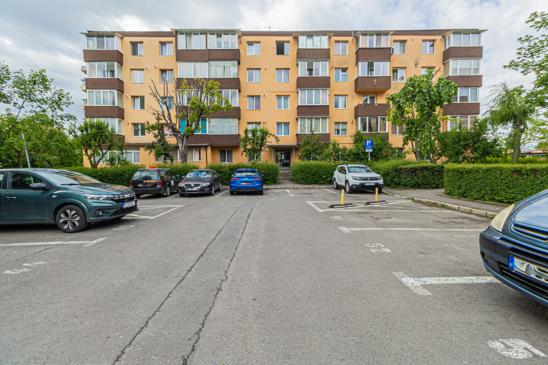 Garsoniera decomandata, Etaj 1 din 4 - Str Galaxiei, Astra