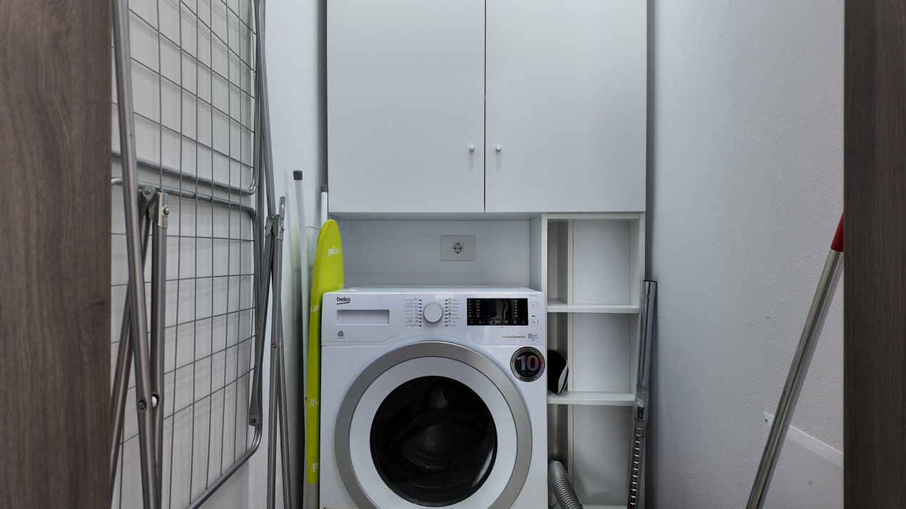 Închiriere apartament cu 2 camere, modern și complet mobilat, în zona Tractorul