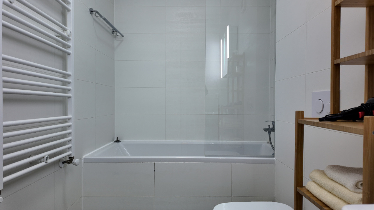 Apartament cu 2 camere, modern și complet mobilat, în zona Tractorul