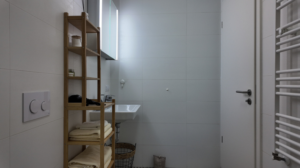 Apartament cu 2 camere, modern și complet mobilat, în zona Tractorul