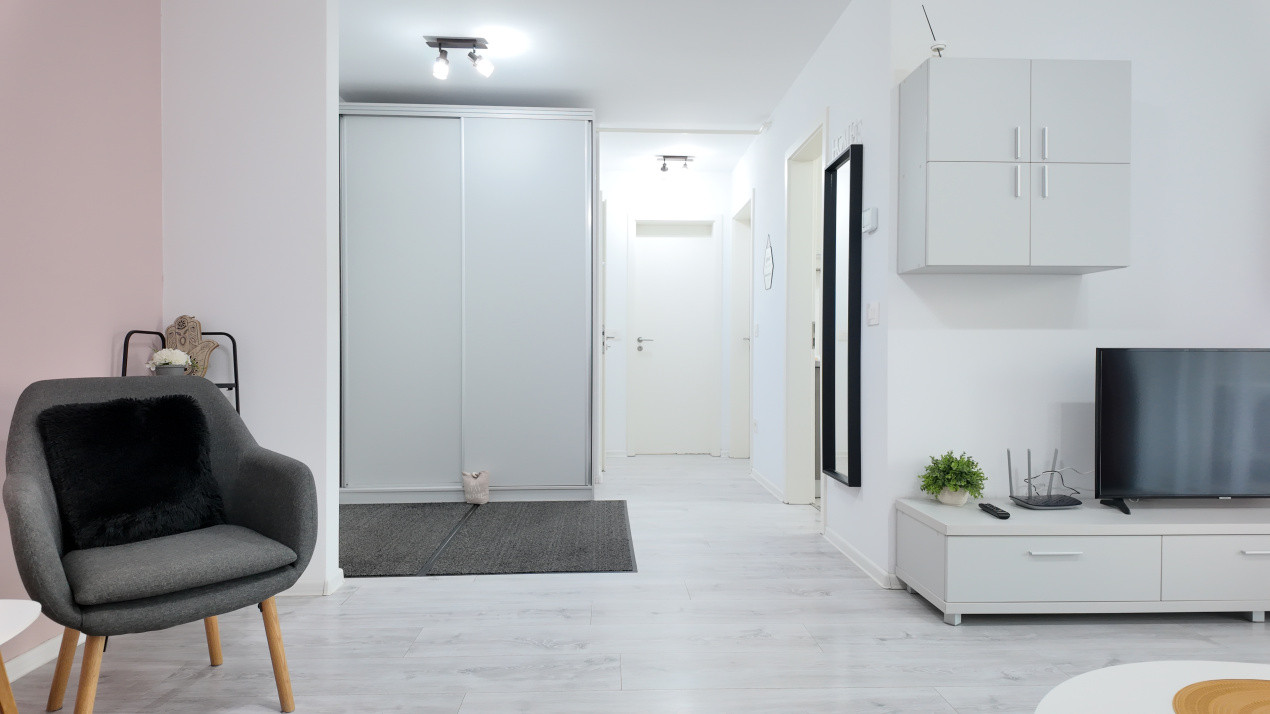 Apartament cu 2 camere, modern și complet mobilat, în zona Tractorul