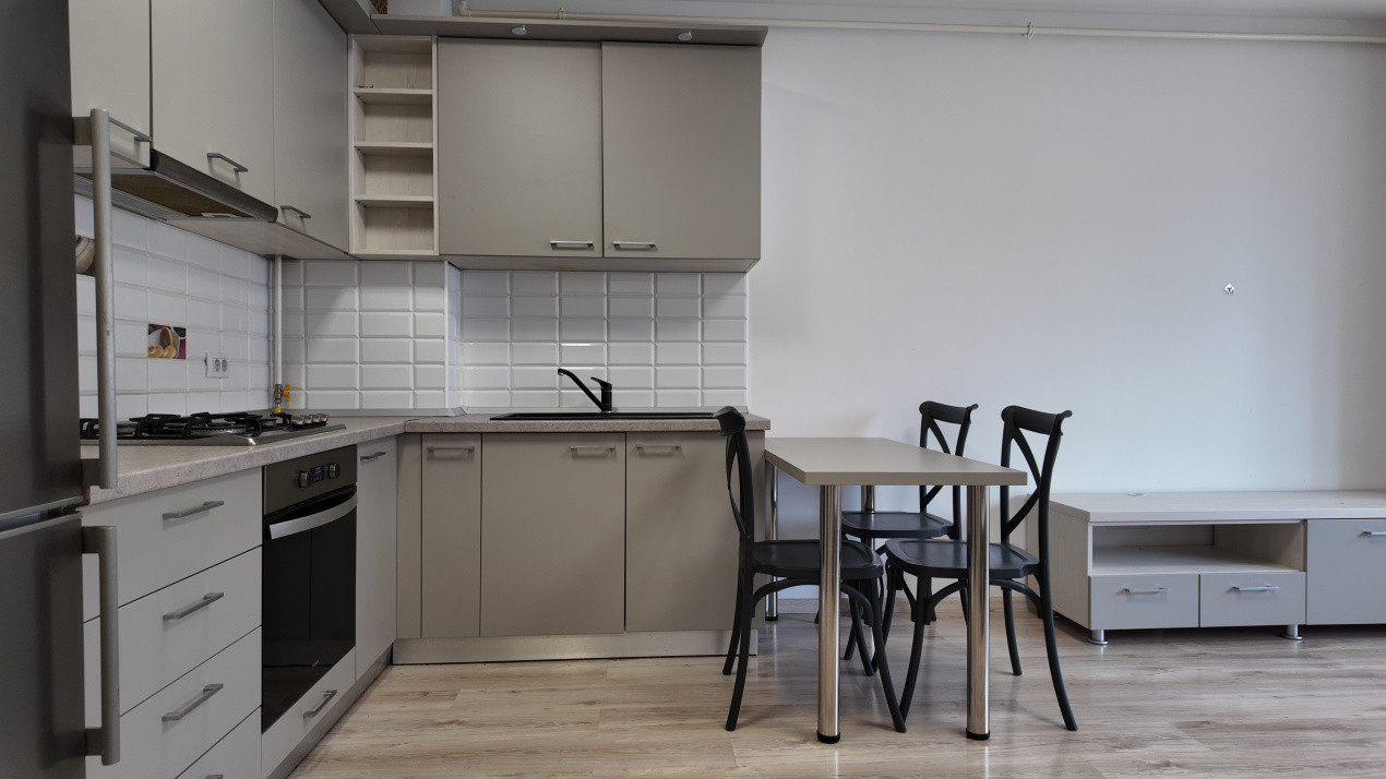Studio modern și complet mobilat, în zona Tractorul