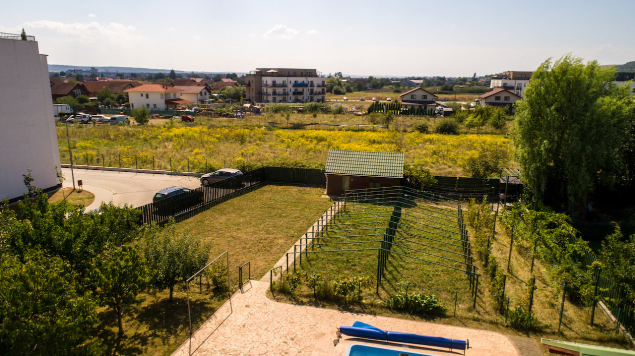 Vila cu piscina și casa de oaspeți  în Unirii, Târgul Mureș