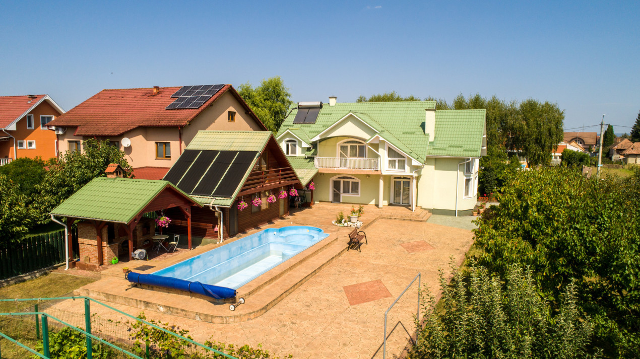 Vila cu piscina și casa de oaspeți  în Unirii, Târgul Mureș