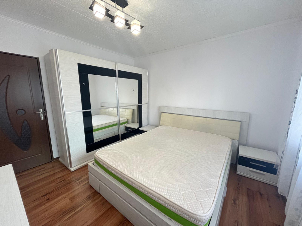 Apartament 3 camere- de vânzare - Vasile Aron