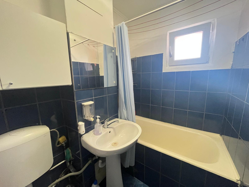 Apartament 3 camere- de vânzare - Vasile Aron