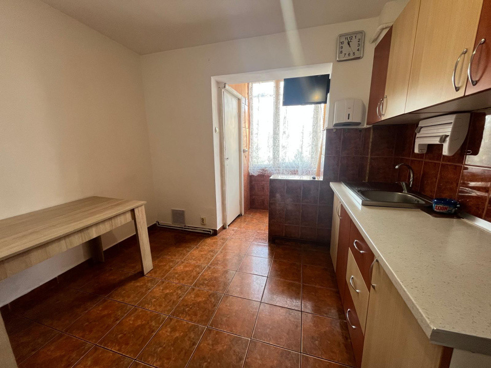 Apartament 3 camere- de vânzare - Vasile Aron
