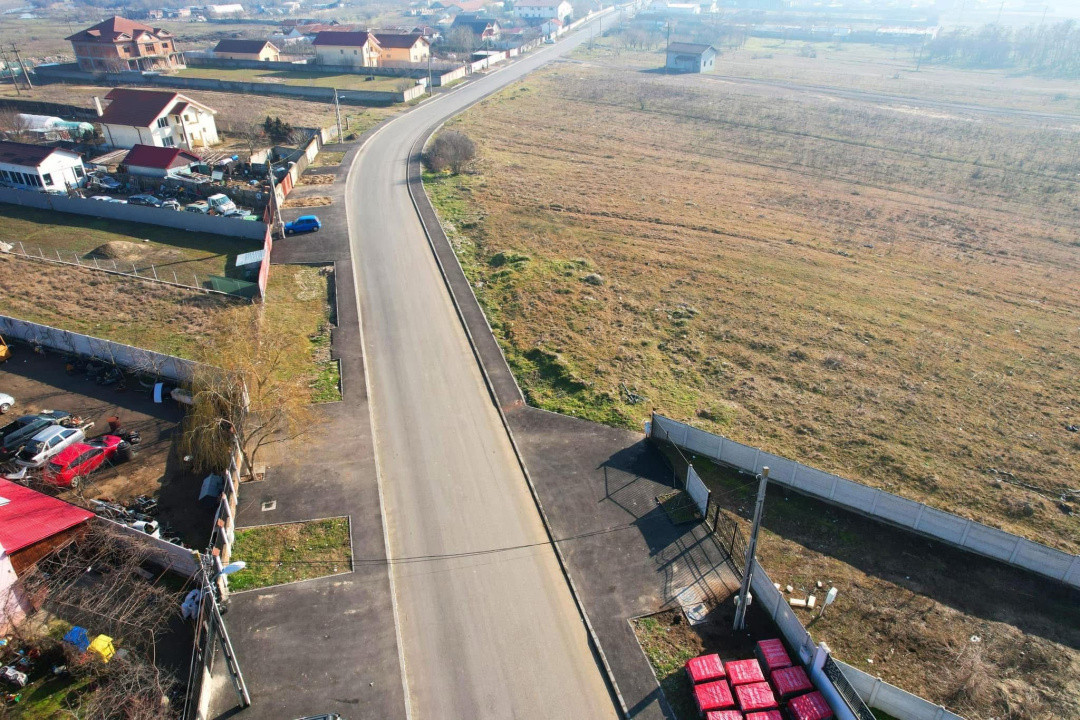 Teren 1000 mp, Rovine 2, acces la doua strazi