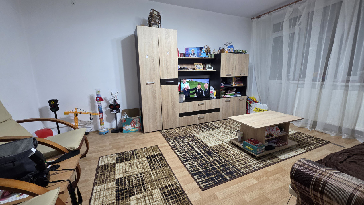 Apartament decomandat, Rovine, centrala, etajul 3
