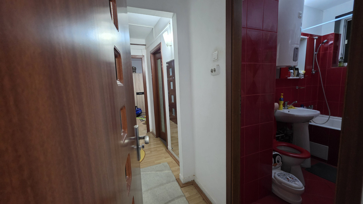Apartament decomandat, Rovine, centrala, etajul 3
