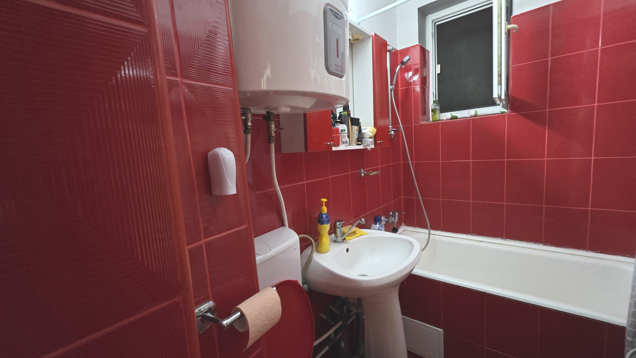 Apartament decomandat, Rovine, centrala, etajul 3