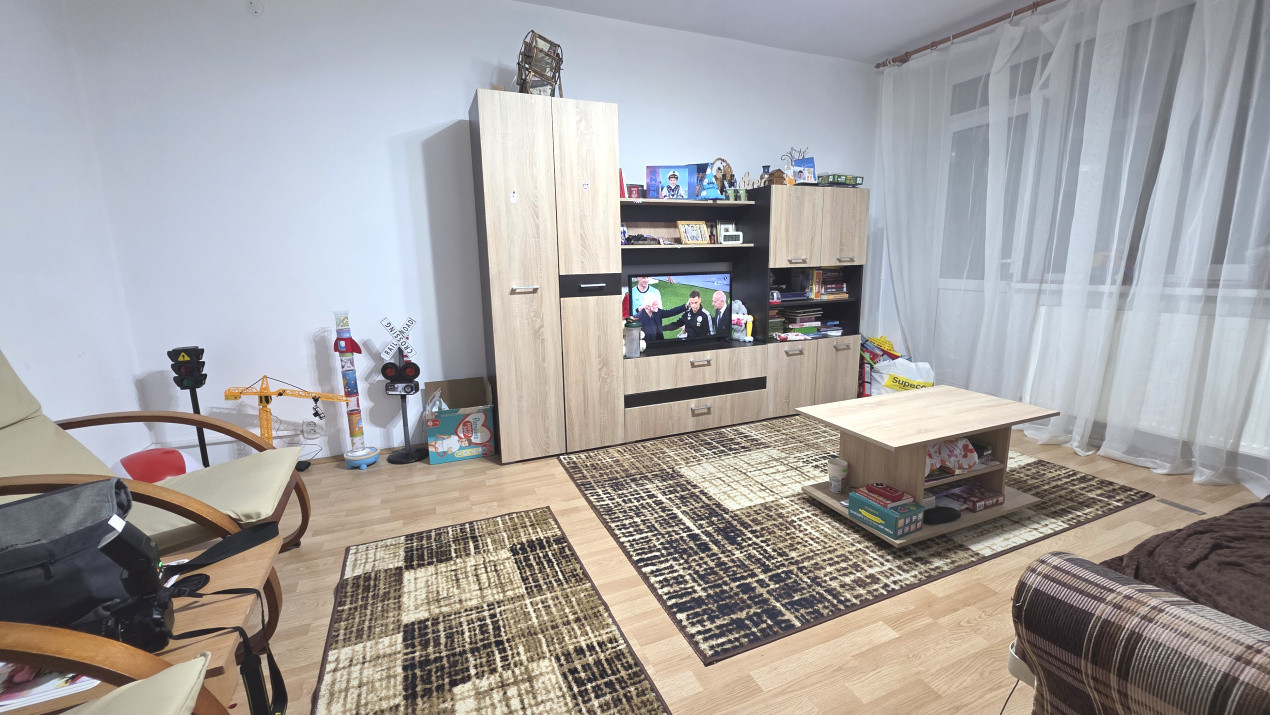 Apartament decomandat, Rovine, centrala, etajul 3
