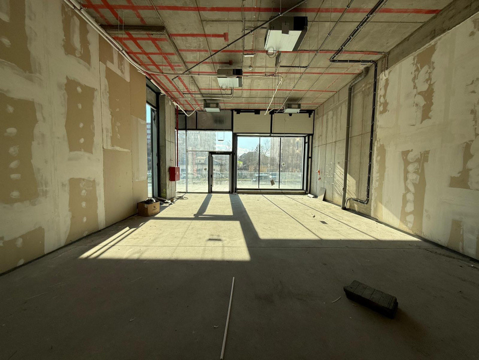 Spatiu comercial 110 MP plus TERASA 48 MP