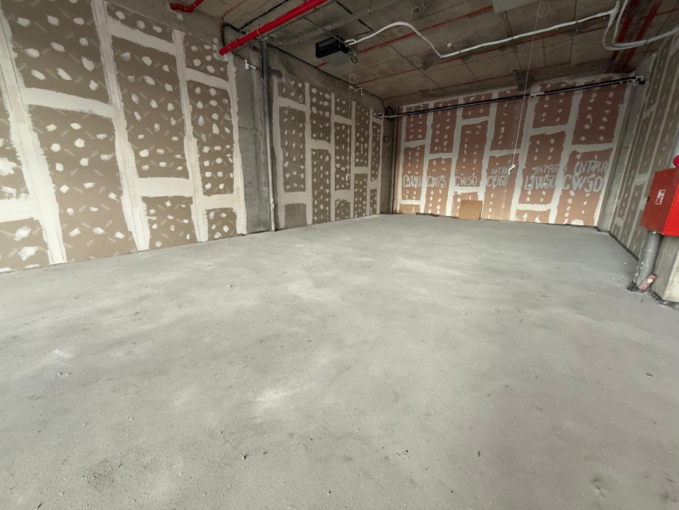 Spatiu comercial 110 MP plus TERASA 48 MP