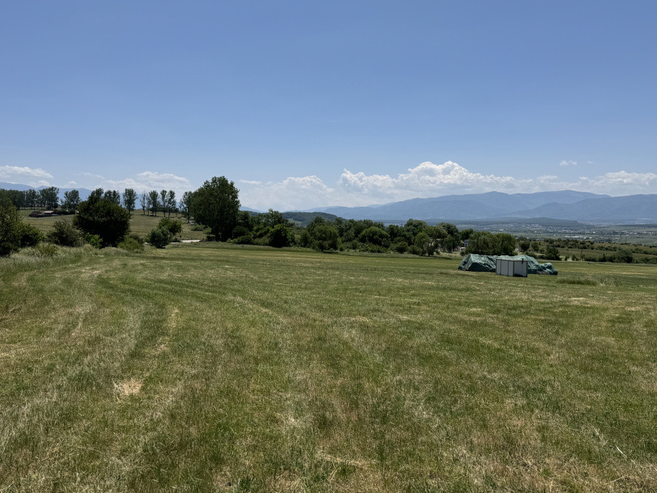 Teren extravilan arabil de vânzare – Dealul Dăii