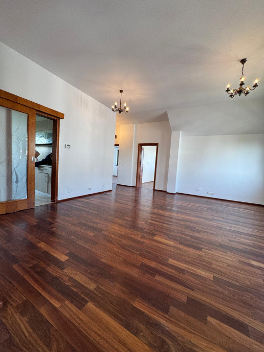 Creează-ți ACASĂ-ul ideal! 3 camere spațioase, lumină naturală din plin! Sisesti