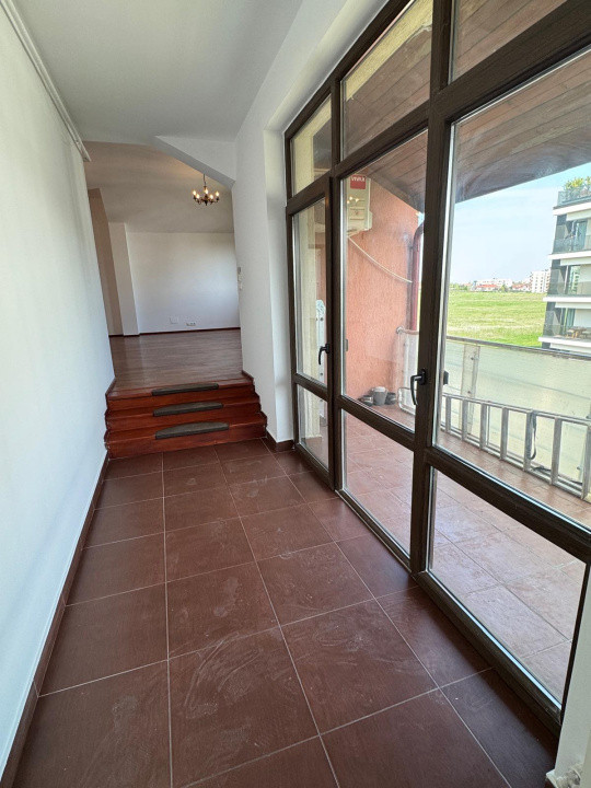 Creează-ți ACASĂ-ul ideal! 3 camere spațioase, lumină naturală din plin! Sisesti