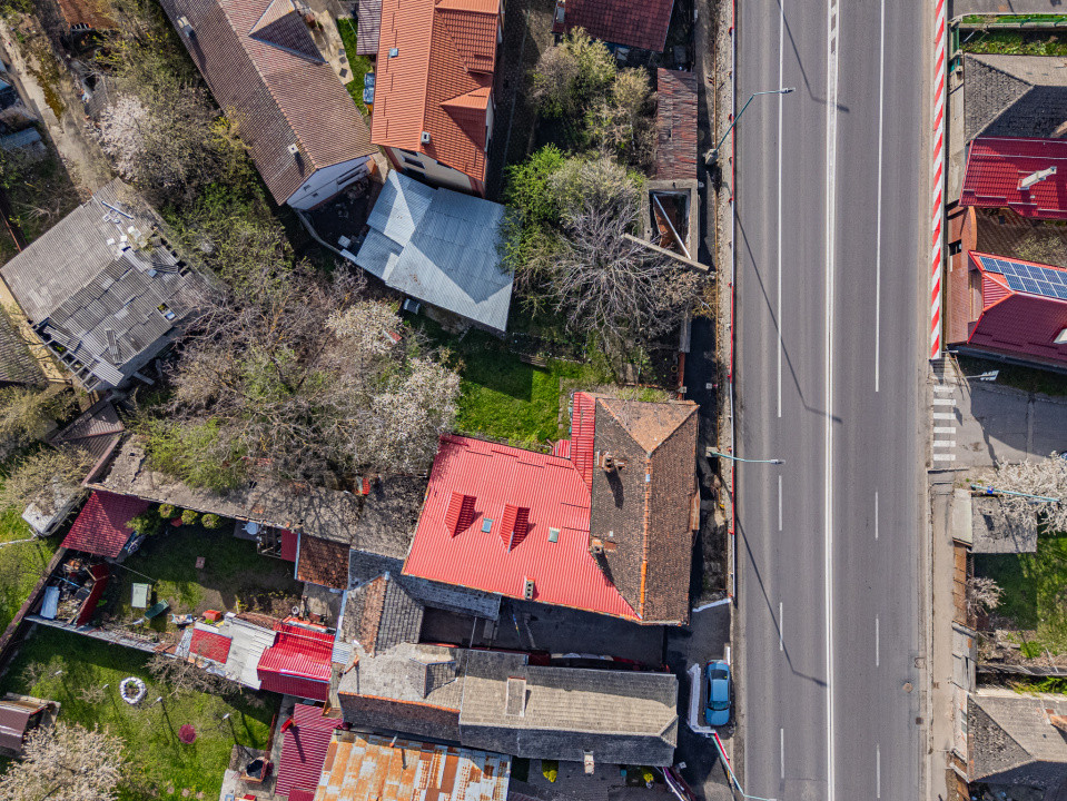 Casă cu istorie de vânzare în Brașov – zonă liniștită, teren 900 mp, COMISION 0%