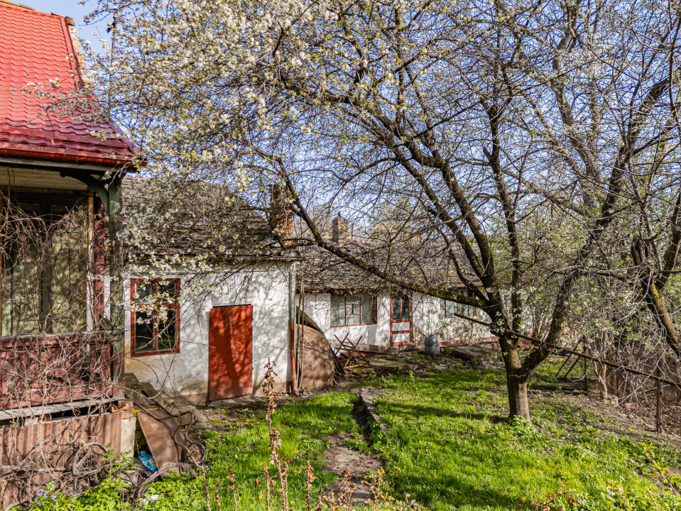 Casă cu istorie de vânzare în Brașov – zonă liniștită, teren 900 mp, COMISION 0%