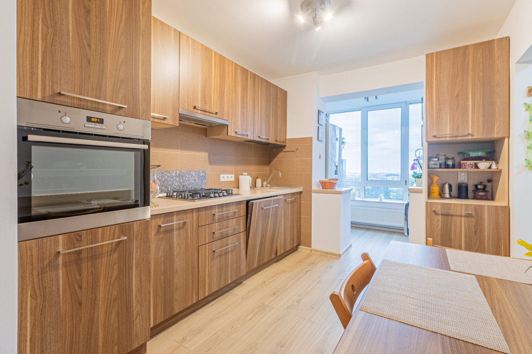 Apartament 3 camere cu priveliste, Tractorul