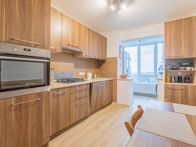 Apartament 3 camere cu priveliste, Tractoru