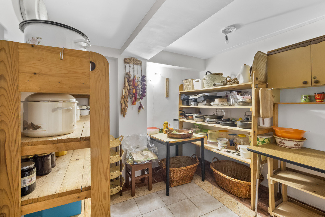 Imobil spectaculos cu 8 camere și 8 băi – Bușteni, cartier Zamora