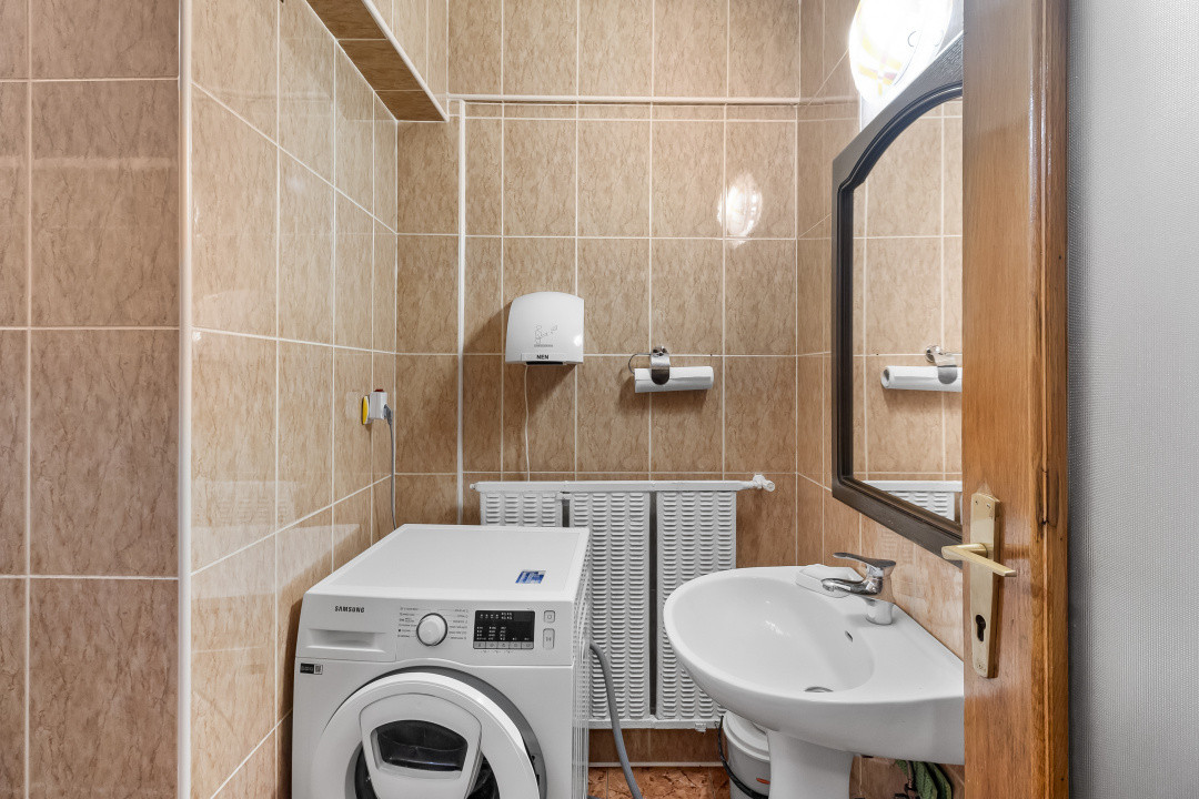 Imobil spectaculos cu 8 camere și 8 băi – Bușteni, cartier Zamora