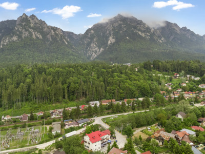 Imobil spectaculos cu 8 camere și 8 băi – Bușteni, cartier Zamora