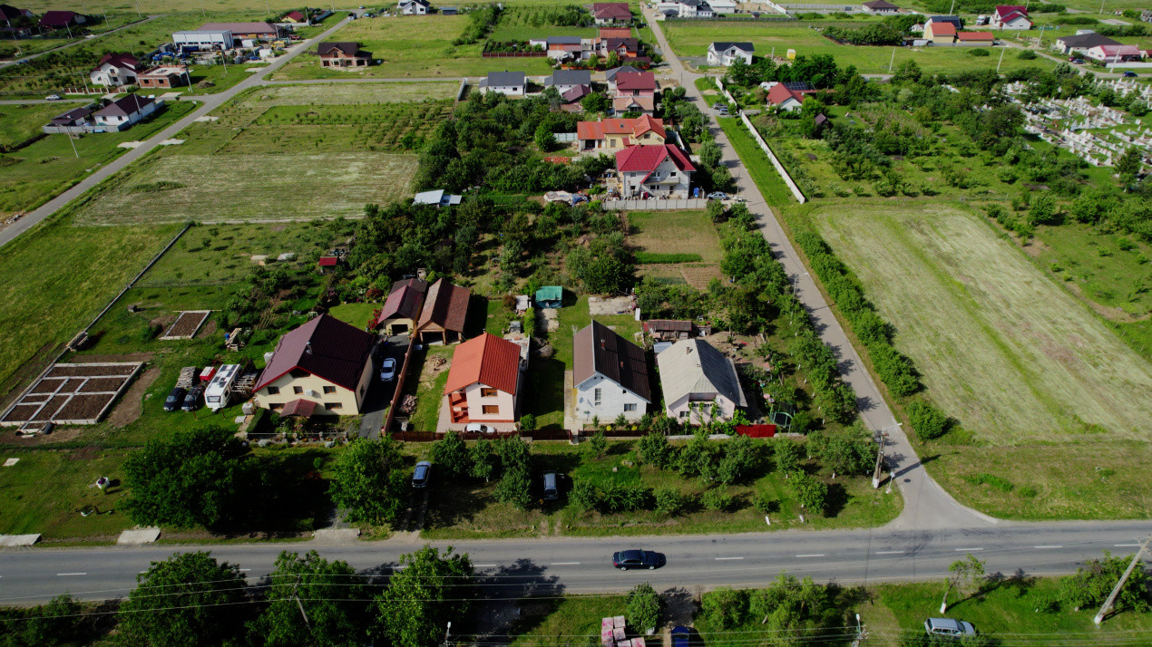 Casă spațioasă în Frumușeni, cu teren generos de 1200 mp