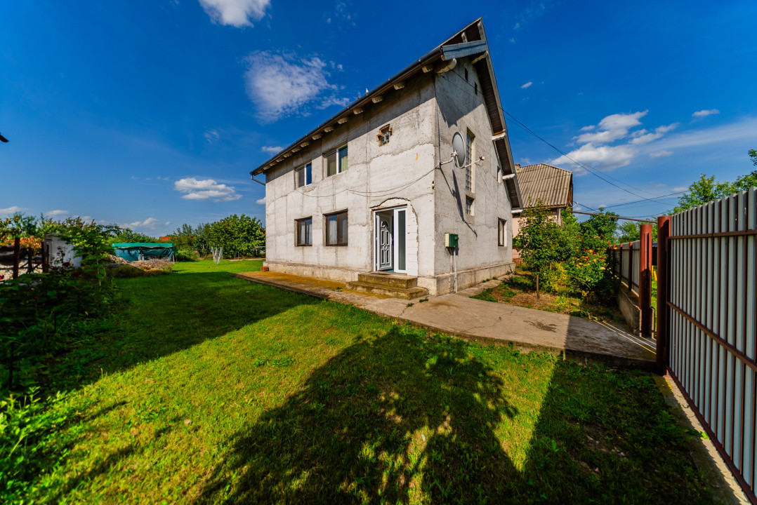 Casă spațioasă în Frumușeni, cu teren generos de 1200 mp