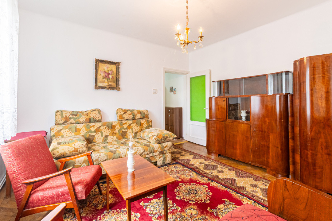 Apartament la etajul 1, mobilat si utilat, zona pieței din Tractorul