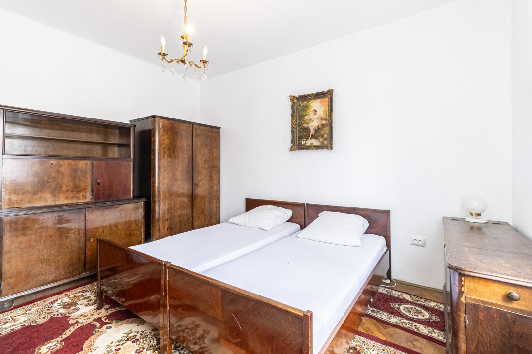 Apartament la etajul 1, mobilat si utilat, zona pieței din Tractorul