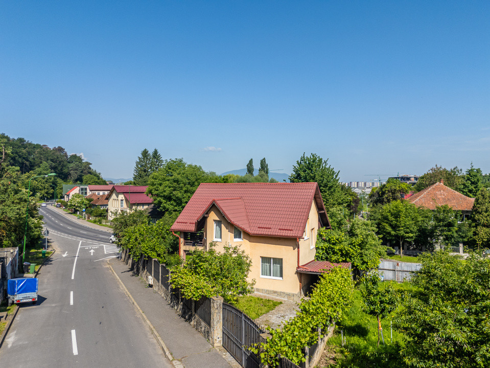 Casa cu priveliste la padure, singur in  curte
