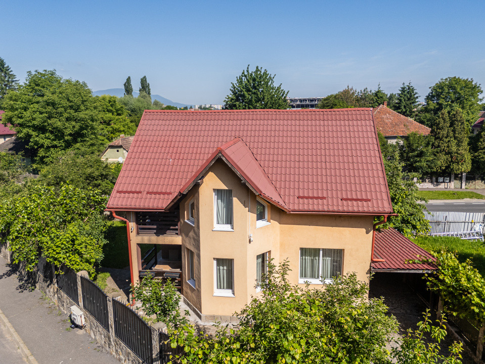 Casa cu priveliste la padure, singur in  curte