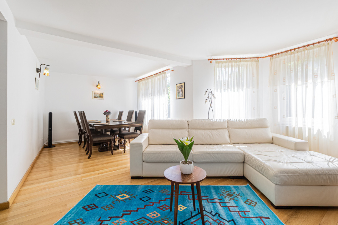 Casa cu priveliste la padure, singur in  curte