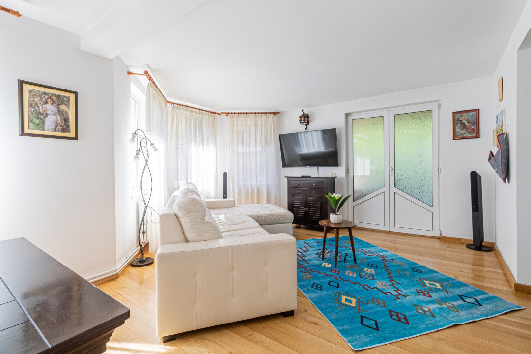 Casa cu priveliste la padure, singur in  curte
