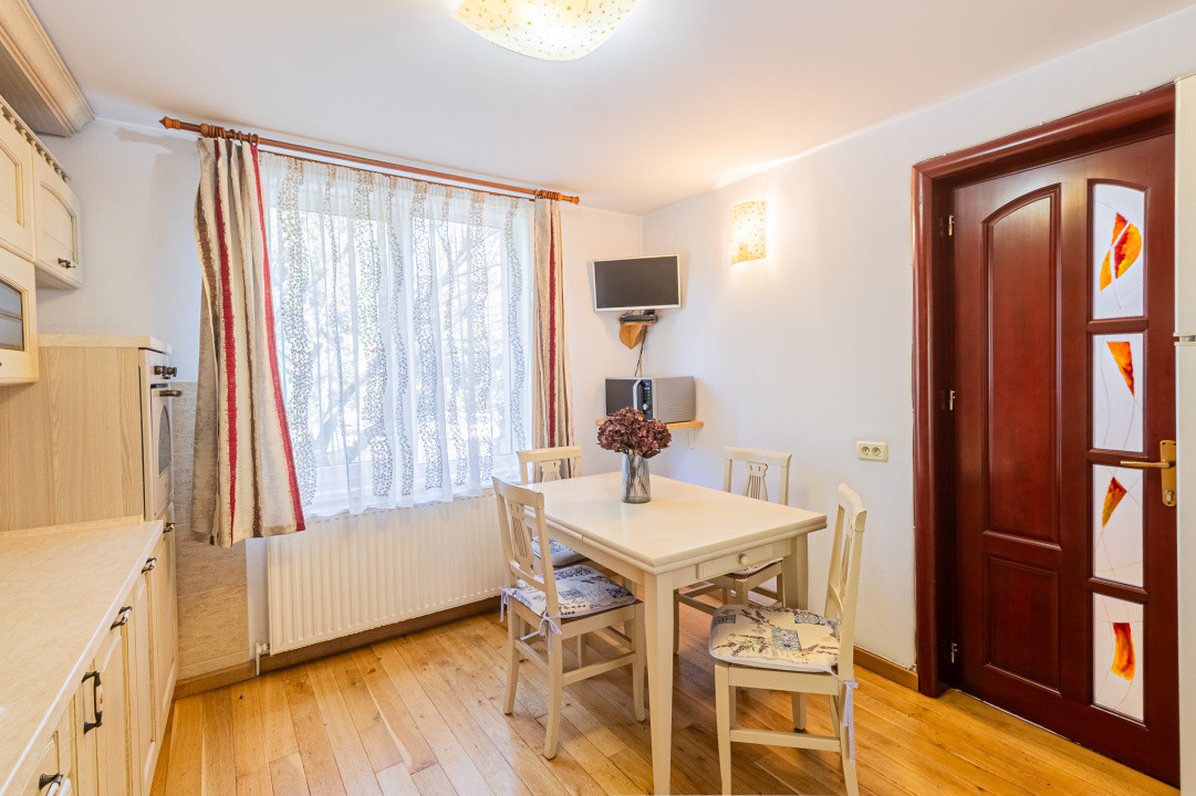 Casa cu priveliste la padure, singur in  curte