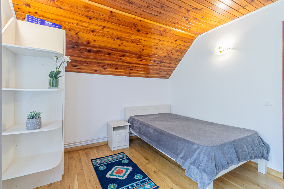 Casa cu priveliste la padure, singur in  curte