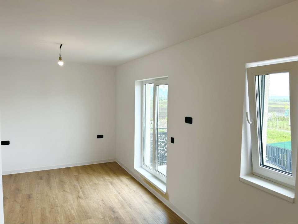 Vând casă individuală cu 3 dormitoare, Sanpetru, utilități, proprietar