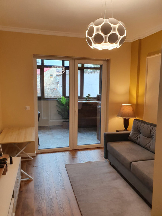 Apartament 3 camere lux, Sf. Apostoli, et. 1