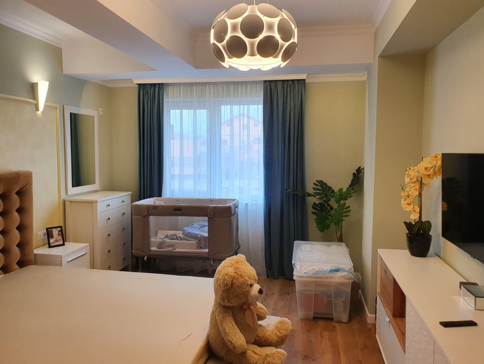 Apartament 3 camere lux, Sf. Apostoli, et. 1