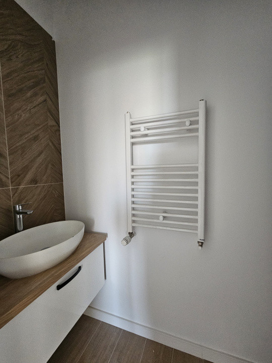Apartament cu 3 camere - finisat la cheie - Zona Ciresica