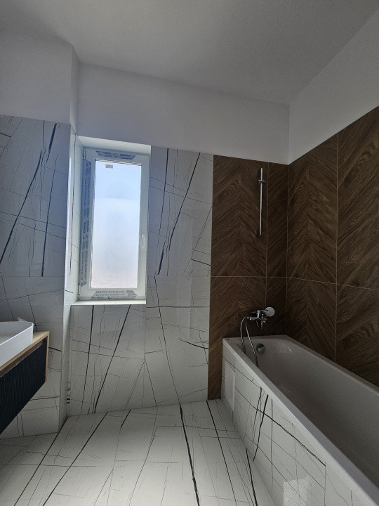 Apartament cu 3 camere - finisat la cheie - Zona Ciresica