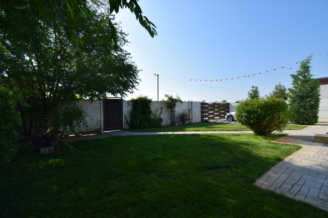 Casa – Bijuterie Arhitecturala cu Panouri Solare si Pompa de Caldura