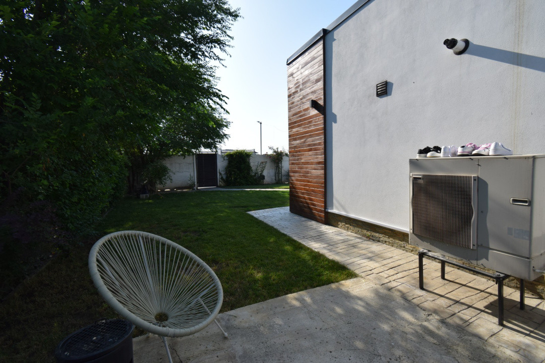 Casa – Bijuterie Arhitecturala cu Panouri Solare si Pompa de Caldura
